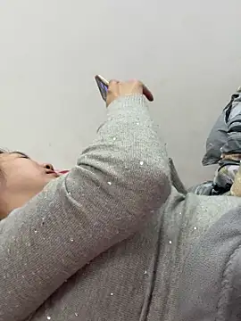 PhuongNhi21 online show from 12/19/25, 03:30