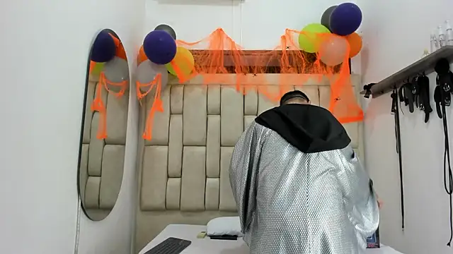 DavilANDkevin2 online show from 10/31/25, 02:01