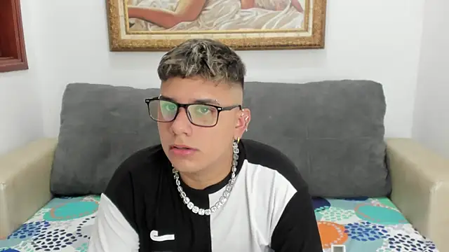 Snapshot of DavilANDkevin2 chatting on 11/07/25, 02:11 DavilANDkevin2 online show from 11/07/25, 02:11