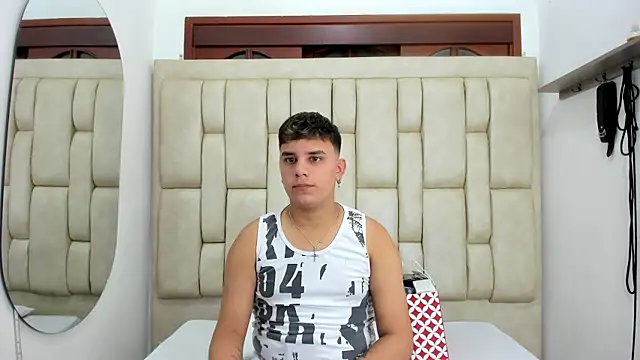 Snapshot of DavilANDkevin2 chatting on 12/03/25, 02:30 DavilANDkevin2 online show from 12/03/25, 02:30