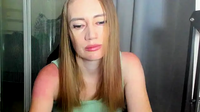 JessFoxxx online show from 06/17/26, 02:58