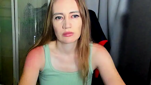 JessFoxxx online show from 06/18/26, 02:56