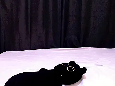 Ur latinahotpaprika online show from 06/12/26, 12:15