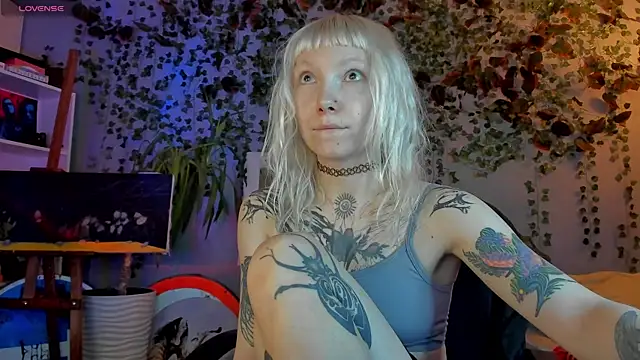 Snapshot of tattoo_art_baby chatting on 08/01/26, 03:50 tattoo art baby online show from 08/01/26, 03:50