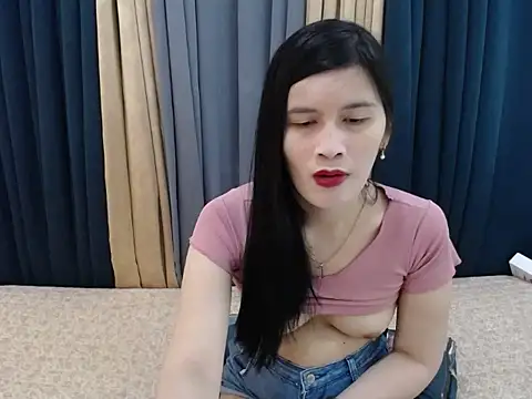 Snapshot of pinay_amaliax chatting on 01/11/26, 12:21 pinay amaliax online show from 01/11/26, 12:21