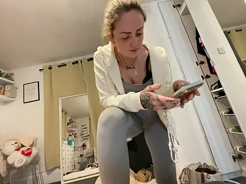 SofiaaBlackk online show from 11/10/25, 05:34