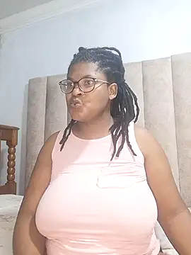 Snapshot of Sexybusty01 chatting on 11/26/25, 05:36 Sexybusty01 online show from 11/26/25, 05:36