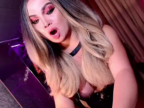 Snapshot of Misslexielore88 chatting on 10/14/25, 11:27 Misslexielore88 online show from 10/14/25, 11:27