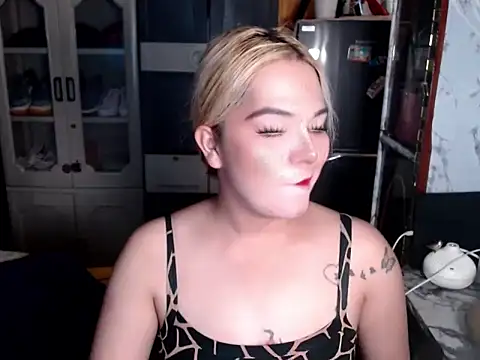 blonditax1111 online show from 07/18/26, 10:41