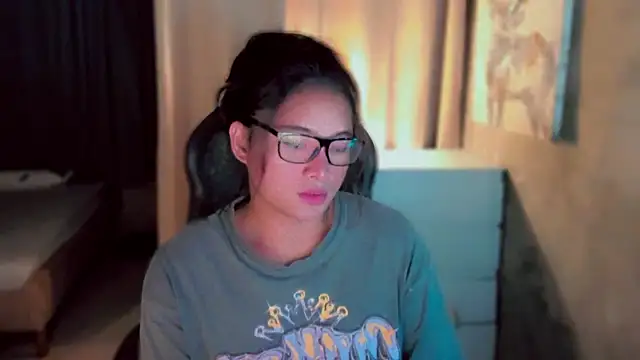 Snapshot of kaicromwell_ chatting on 09/19/25, 08:38 kaicromwell online show from 09/19/25, 08:38