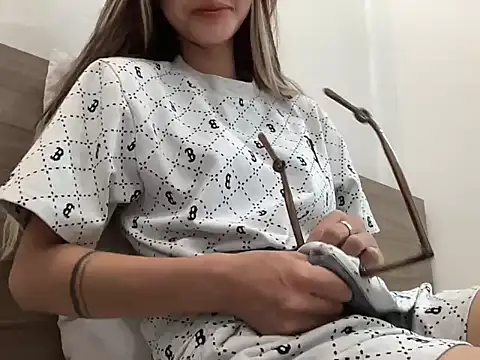 Min sara69 online show from 10/13/25, 02:44