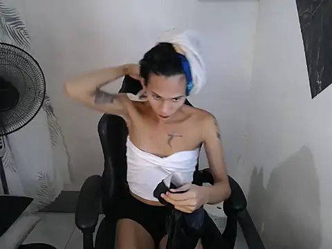 Snapshot of kate_69x chatting on 05/26/26, 04:36 kate 69x online show from 05/26/26, 04:36