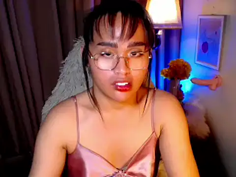 urmidnightcravingsxx online show from 04/26/26, 09:45