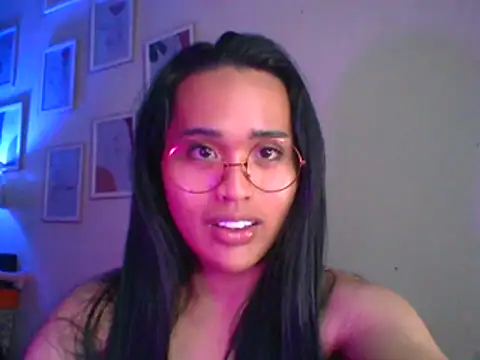 urmidnightcravingsxx online show from 07/06/26, 03:36