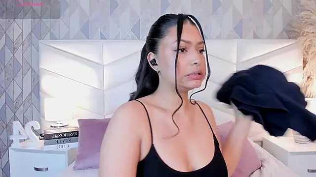 victoria   jonnes online show from 09/26/25, 12:31