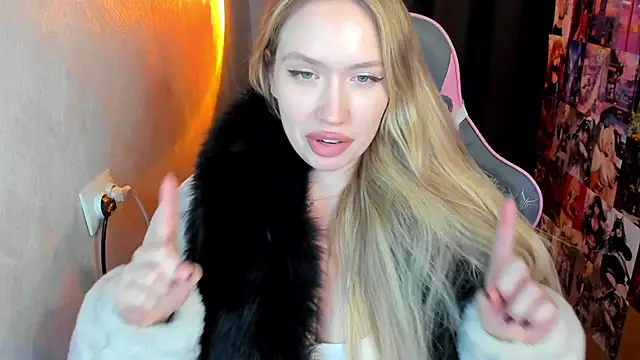 NicoleRiccii online show from 11/14/25, 07:56