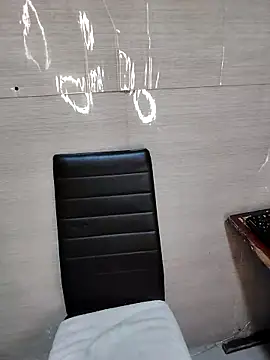 lunna 07 online show from 09/30/25, 04:01