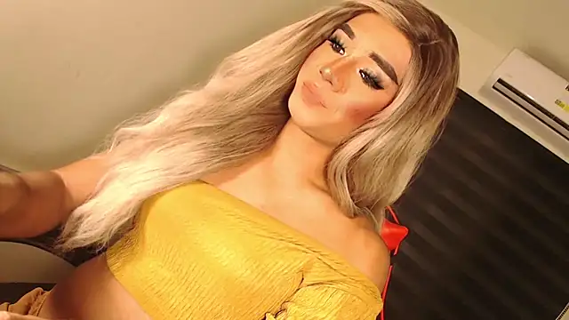 SissifyMeNow online show from 10/13/25, 07:36