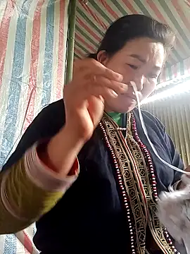 jienrrr online show from 10/28/25, 02:26