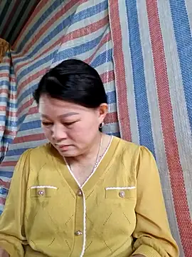 yoowwmr online show from 10/28/25, 01:31