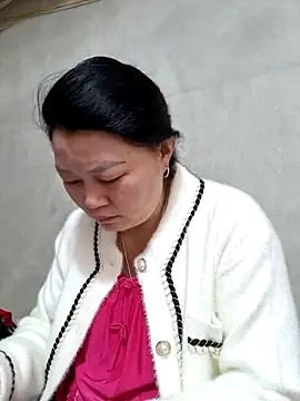 yoowwmr online show from 11/24/25, 01:49