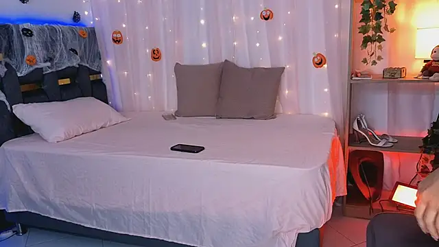 anitaglow online show from 10/23/25, 09:02