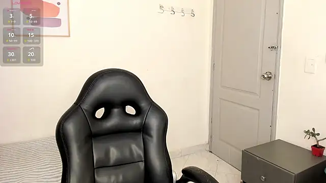 Alexia milf  online show from 10/04/25, 11:19