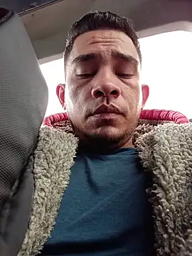 Snapshot of Andreshot911 chatting on 11/07/25, 07:14 Andreshot911 online show from 11/07/25, 07:14