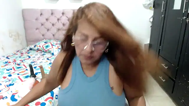 Snapshot of cristydirtyhot chatting on 09/24/25, 01:20 cristydirtyhot online show from 09/24/25, 01:20