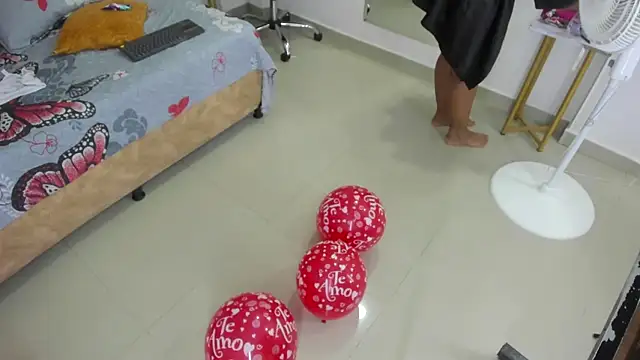 MiiaSmith   online show from 09/20/25, 09:38