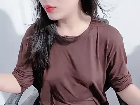 Snapshot of Bino119 chatting on 09/13/25, 12:43 Bino119 online show from 09/13/25, 12:43