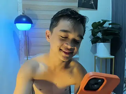 Snapshot of sexysam14 chatting on 11/05/25, 01:49 sexysam14 online show from 11/05/25, 01:49