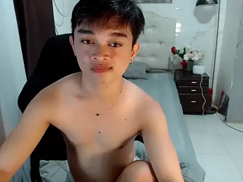 Snapshot of sexysam14 chatting on 11/16/25, 04:40 sexysam14 online show from 11/16/25, 04:40