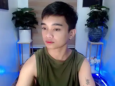 Snapshot of sexysam14 chatting on 12/17/25, 04:13 sexysam14 online show from 12/17/25, 04:13