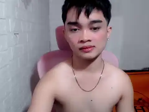 Snapshot of sexysam14 chatting on 03/15/26, 05:46 sexysam14 online show from 03/15/26, 05:46