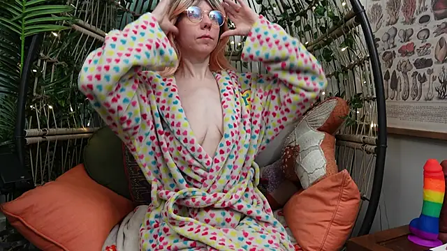 Snapshot of bendingofwillow chatting on 12/14/25, 01:16 bendingofwillow online show from 12/14/25, 01:16