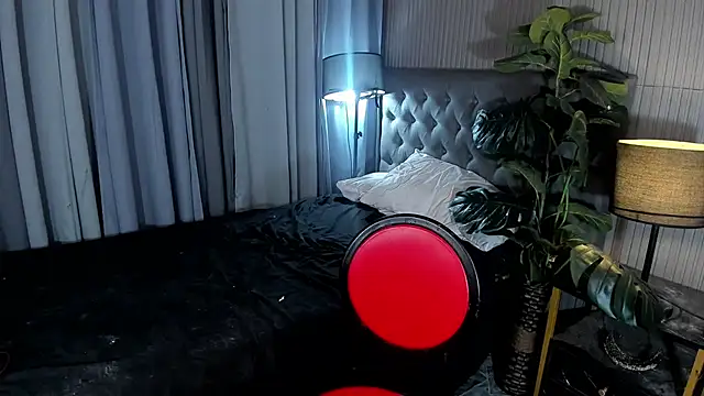 HugeCocoCock online show from 07/15/26, 08:36