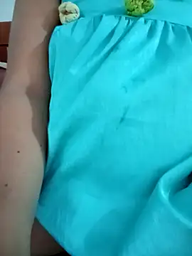 Snapshot of Yoo_j chatting on 09/10/25, 12:10 Yoo j online show from 09/10/25, 12:10