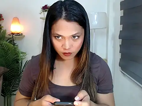 Snapshot of scarlett_brownx69 chatting on 04/22/26, 05:21 scarlett brownx69 online show from 04/22/26, 05:21