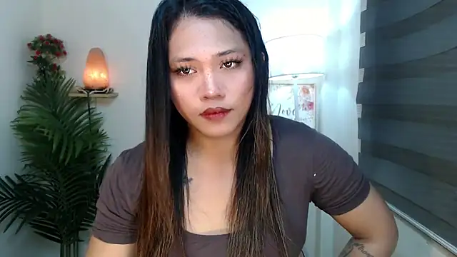 Snapshot of scarlett_brownx69 chatting on 05/21/26, 04:41 scarlett brownx69 online show from 05/21/26, 04:41