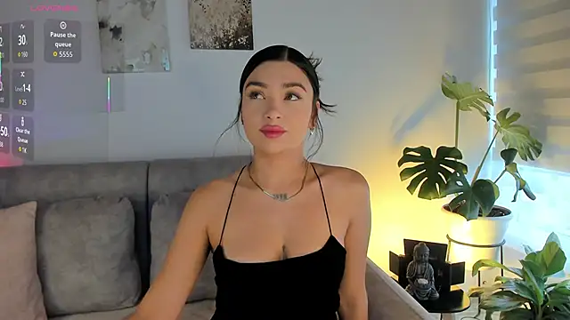 Estrer collins online show from 10/23/25, 09:35