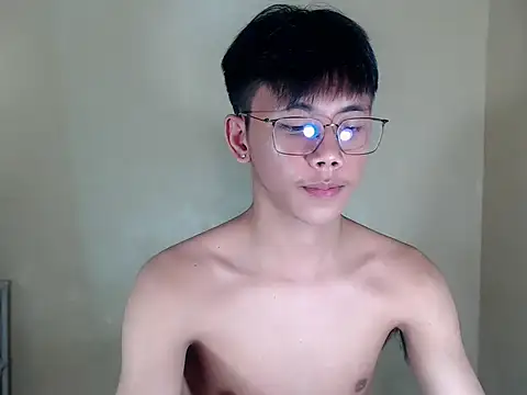 Snapshot of ynotyu chatting on 11/13/25, 11:20 ynotyu online show from 11/13/25, 11:20