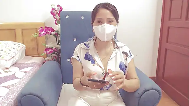 Snapshot of ruby_8x chatting on 09/15/25, 11:32 ruby 8x online show from 09/15/25, 11:32