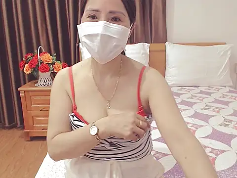 Snapshot of ruby_8x chatting on 10/12/25, 07:46 ruby 8x online show from 10/12/25, 07:46