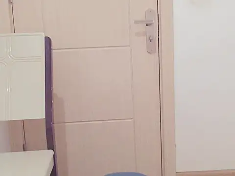 Snapshot of ruby_8x chatting on 12/13/25, 11:32 ruby 8x online show from 12/13/25, 11:32