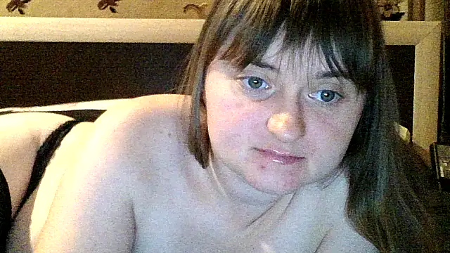 Snapshot of LuckyLust11 chatting on 09/29/25, 03:50 LuckyLust11 online show from 09/29/25, 03:50