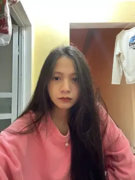 Snapshot of Aghenh chatting on 10/18/25, 04:52 Aghenh online show from 10/18/25, 04:52