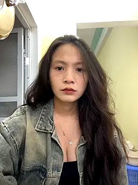 Snapshot of Aghenh chatting on 10/24/25, 07:05 Aghenh online show from 10/24/25, 07:05