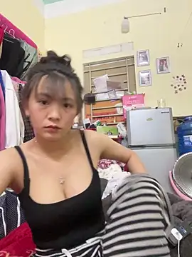 Snapshot of Aghenh chatting on 12/16/25, 02:55 Aghenh online show from 12/16/25, 02:55