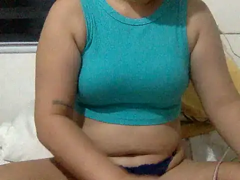 Snapshot of yummy_mia chatting on 06/16/26, 10:18 yummy mia online show from 06/16/26, 10:18
